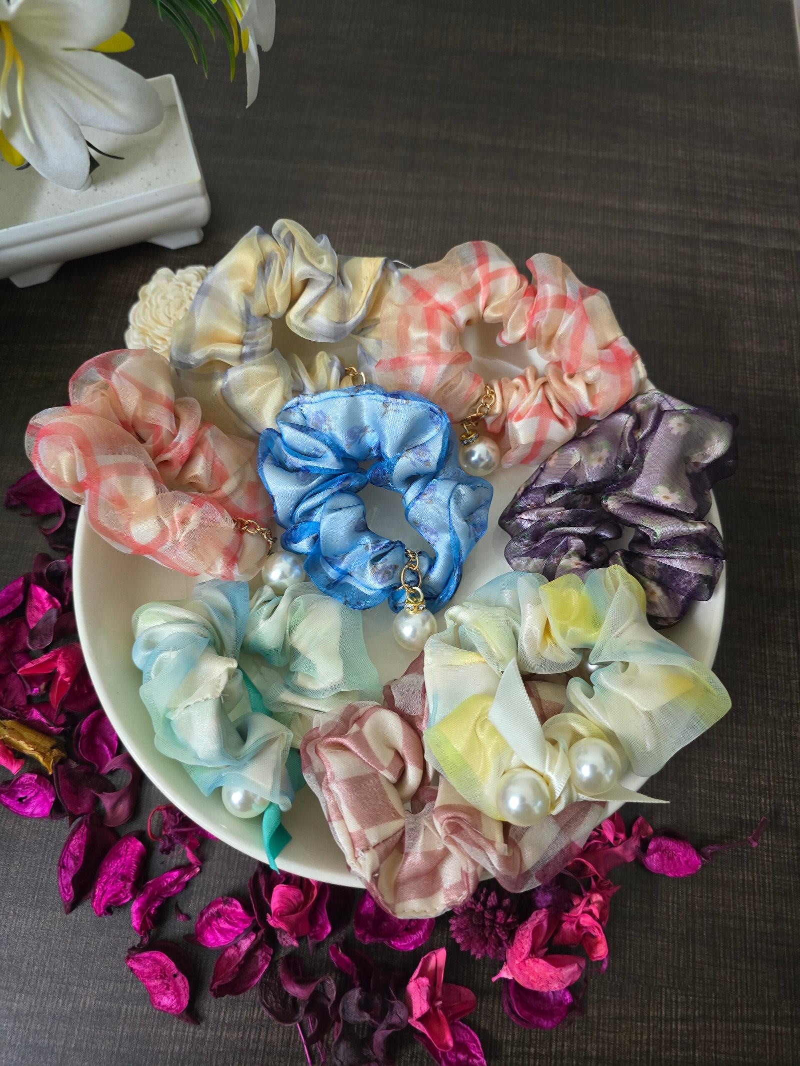 Pearl scrunchies - 80 each