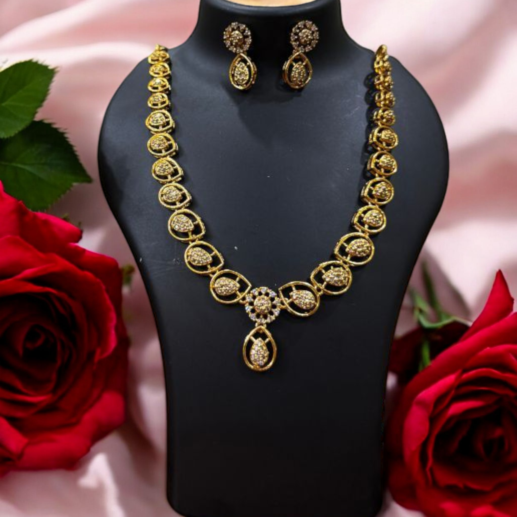 Malli-AD Stone Necklace