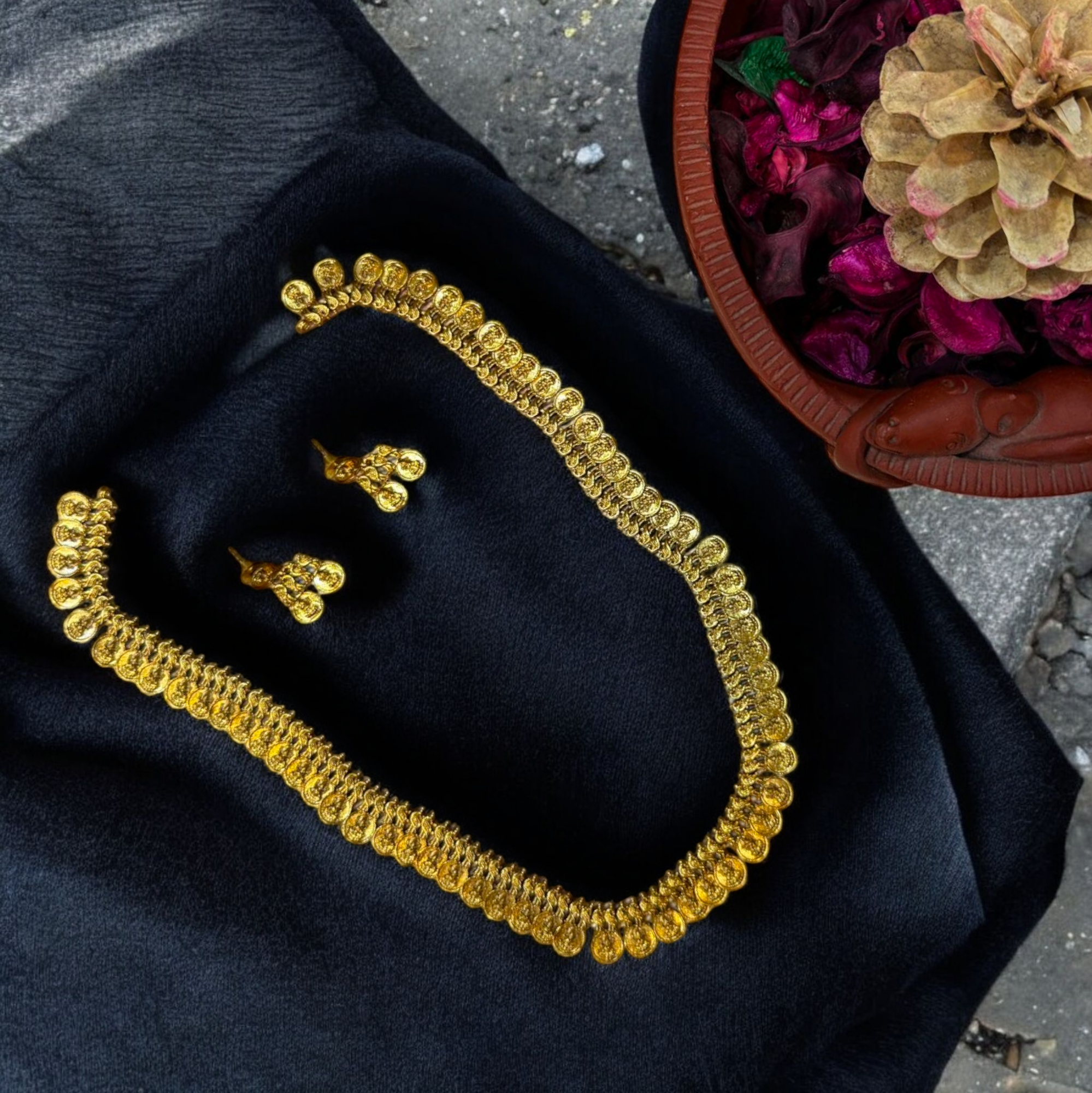 Lakshmi Coin / Kaasu Mallai